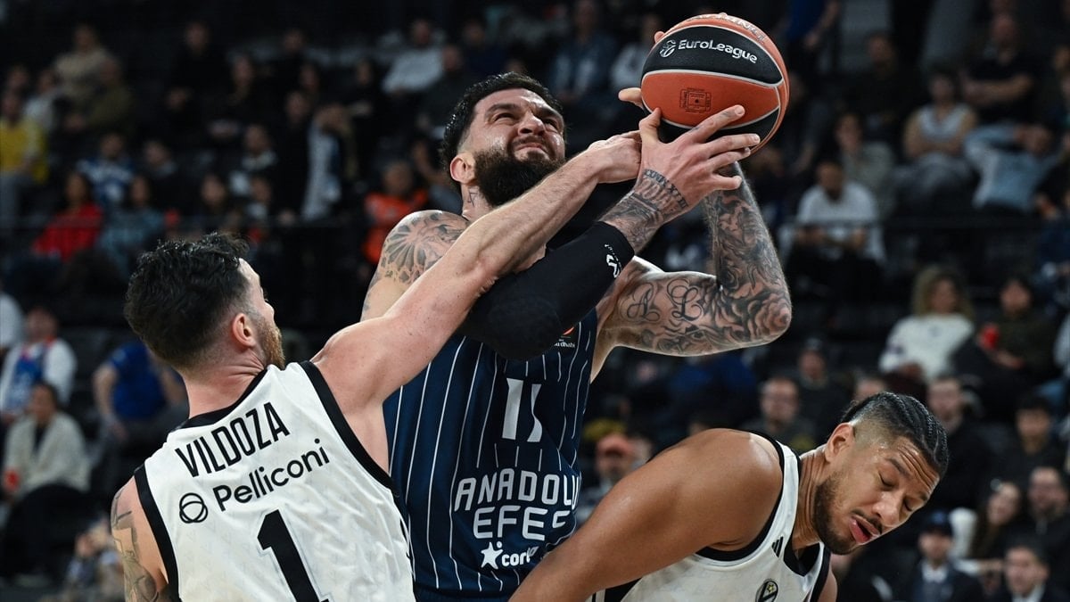Anadolu Efes, Virtus Bologna’yı 31 sayı farkla devirdi