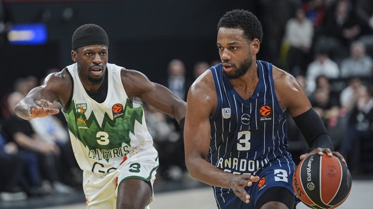 Anadolu Efes, Zalgiris’i devirdi