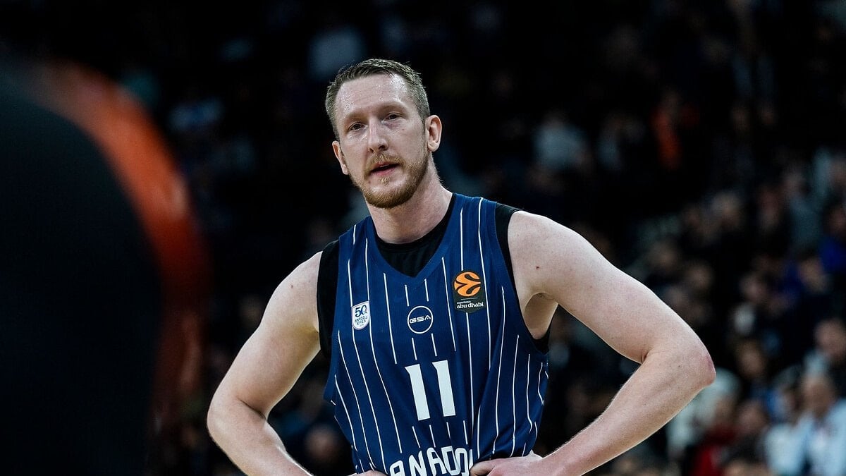 Anadolu Efes’ten Rolands Smits ile ilgili sakatlık bilgilendirmesi