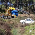 Antalya’da dereye uçan kamyonetten yara almadan kurtuldu