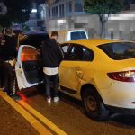 Antalya’da ehliyetsiz sürücü, kırmızı ışıkta bekleyen araca çarptı