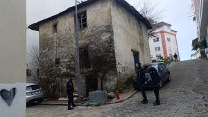 Antalya’da itfaiyeye park engeli: Yangın tüpleriyle koştular