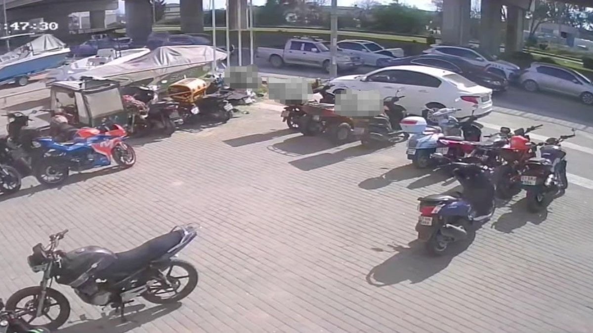 Antalya’da jandarma aracına çarpıp kaçan şüpheliler yakalandı