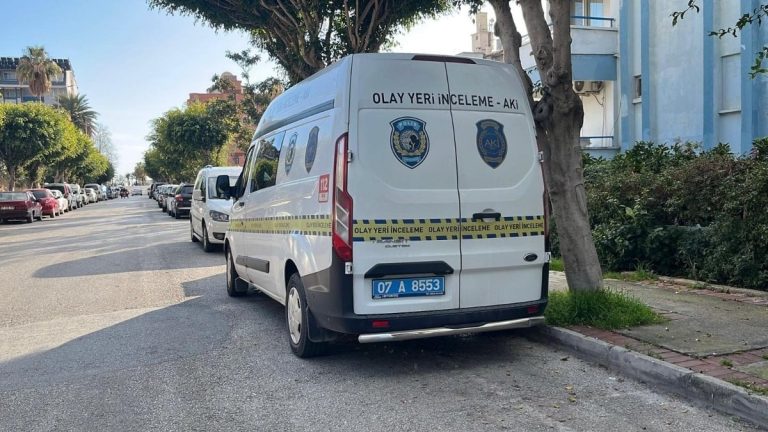 Antalya’da yaşayan Almanya vatandaşı evinde ölü bulundu