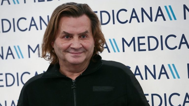 Armağan Çağlayan, Fatih Ürek’in cenazesine gelen bazı ünlüleri eleştirdi: Camide başı açık olmaz