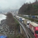 Artvin’de tır kuyruğunda iftar sofrası kuruldu