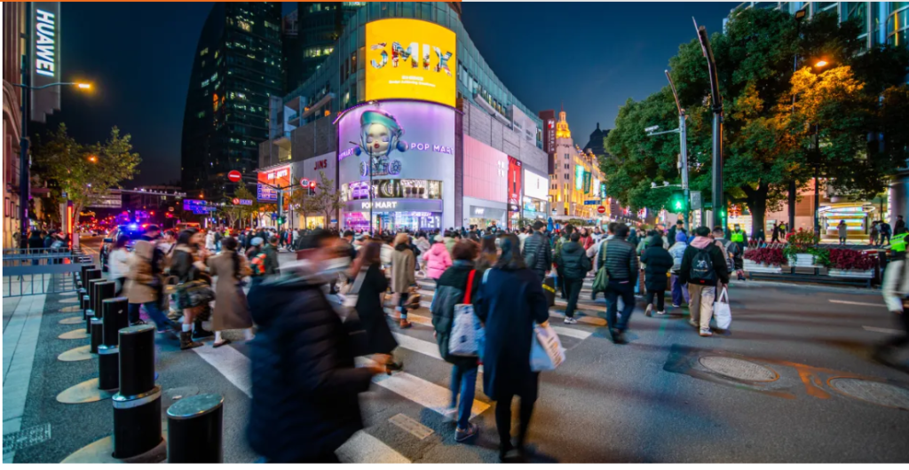 Asya’da Dalgalı Başlangıç: Futures Kayıpları Sildi, Altın ve Gümüş Hala Salınıyor