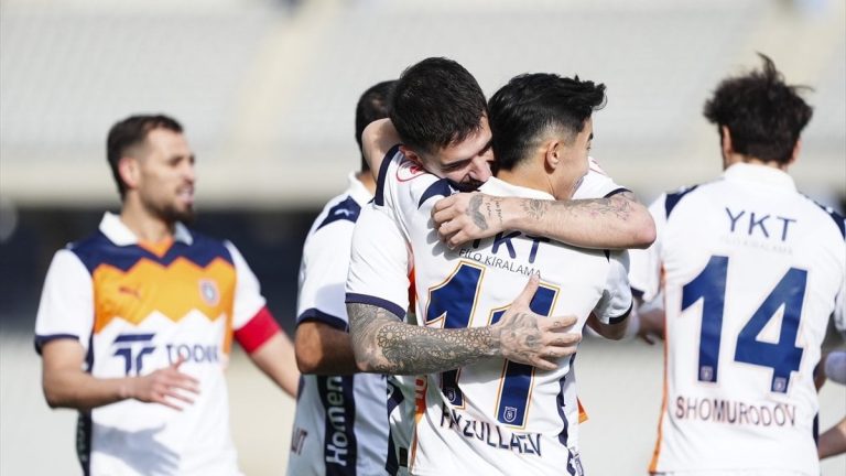 Başakşehir, Fatih Karagümrük’ü rahat geçti