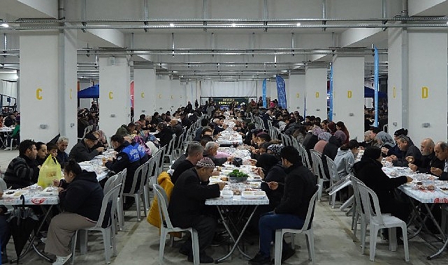 Başkan Çerçioğlu Aydın’ın dört bir yanında vatandaşları iftar sofraları ile buluşturuyor
