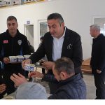 Başkan Topaloğlu’ndan pazar esnafına çorba ikramı