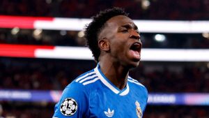 Benfica – Real Madrid maçı ırkçılık iddiasıyla 10 dakika durdu!