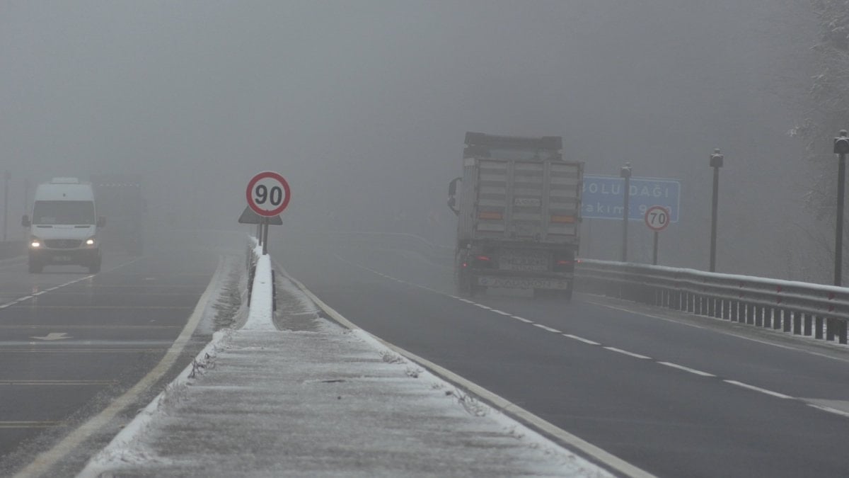 Bolu Dağı’nda sis etkili oluyor