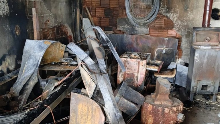 Bolu’da demir doğrama atölyesinde yangın