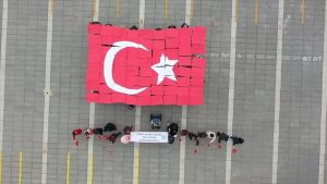 Bolu’da özel öğrencilerden ‘Bayrak Sevgisi’ gösterisi