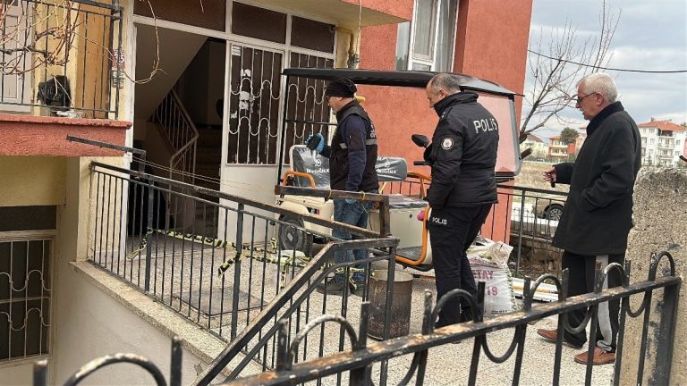 Burdur’da arkadaşının evinde rahatsızlanan adam hayatını kaybetti