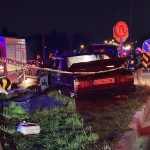 Burdur’da kamyonetin sıkıştırdığı otomobil elektrik direğine çarptı: Genç çifti ölüm ayırdı