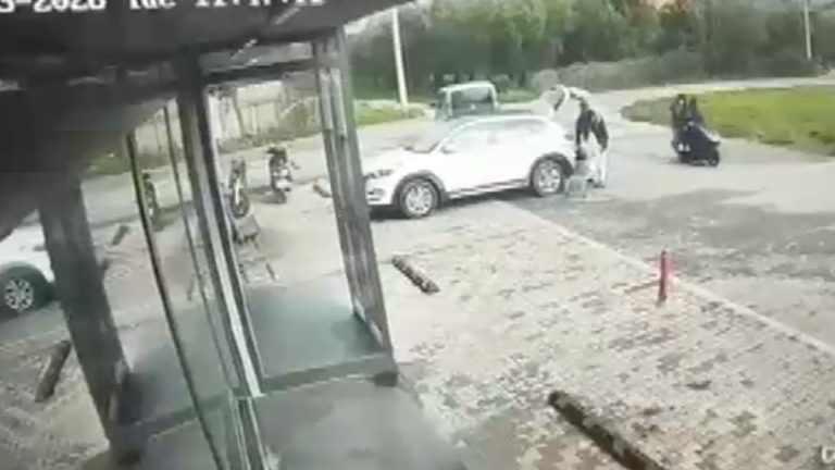 Bursa’da hırsızlık yapan şahısları, güvenlik kamerası ele verdi