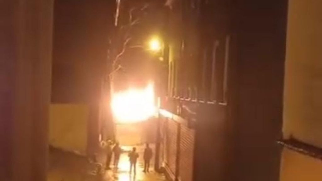 Bursa’da korkutan depo yangını