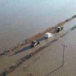 Bursa’da sel sularında araçta mahsur kaldı