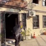 Bursa’da yankesicinin el çabukluğu izleyenleri şoke etti: Tutuklandı