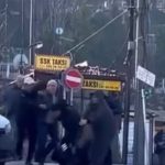 Bursa’da yol verme kavgası: Yumruklar havada uçuştu