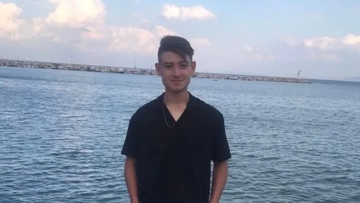 Çanakkale’de 17 yaşındaki genç, üvey babasını av tüfeğiyle öldürdü