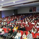 Çiğli’de Minikler Mikroplara Karşı Sahneye Çıktı