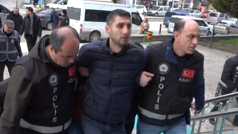 Çorum’da telefon dolandırıcılarına GSM hattı temin eden şebekeye operasyon düzenlendi