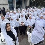 Cumhurbaşkanı Erdoğan davet etti: Zeynep Güneş 100 tülbentli kadınla grup toplantısında