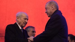 Cumhurbaşkanı Erdoğan’dan Bahçeli’ye MHP’nin kuruluş yılına özel tebrik çiçeği