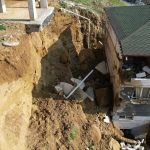 Denizli’de kaçak kazı, komşu binaları tehlikeye attı