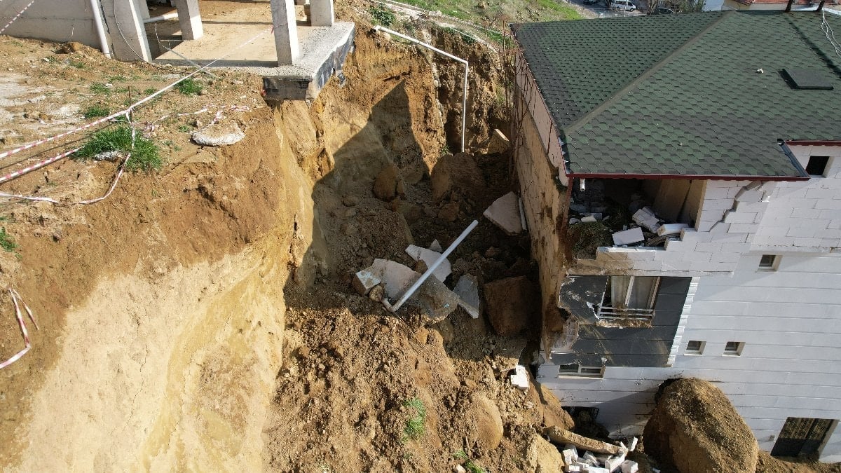 Denizli’de kaçak kazı, komşu binaları tehlikeye attı