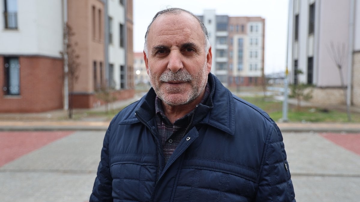 Diyarbakır’da depremzede ailenin evine misafir oldu: Konutları anlatmakla bitiremedi