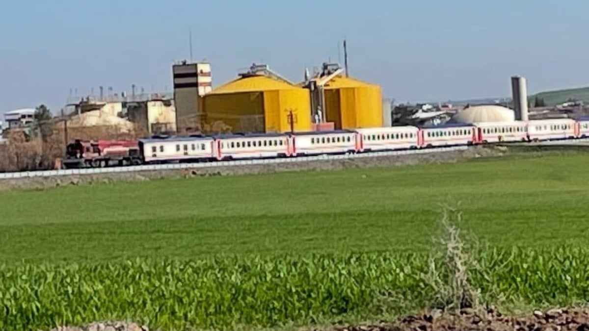 Diyarbakır’da trenin çarptığı adam hayatını kaybetti