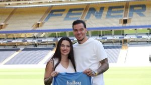 Ederson’un eşinden “Gidin” yorumlarına cevap!