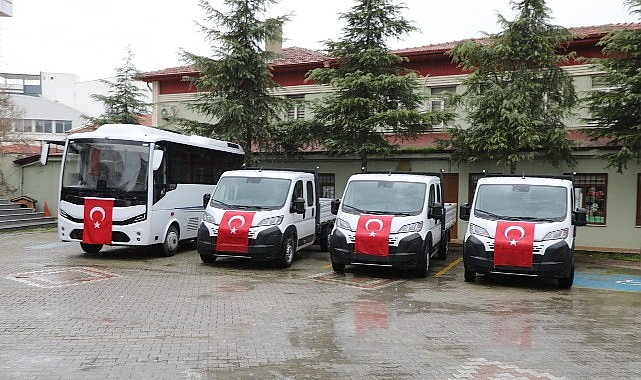 Edremit Belediyesi 8 yeni aracı hizmete sundu