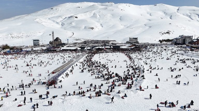Erciyes Kayak Merkezi 2 ayda 3 milyon ziyaretçiye ulaştı