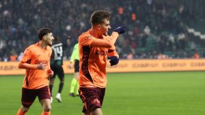 Ernest Muçi’den kariyer rekoru