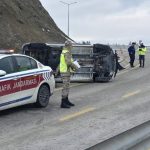 Erzincan’da takla atan otomobilde emniyet kemeri hayat kurtardı