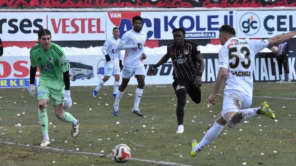 Erzurumspor FK, Vanspor’u 3 golle geçti