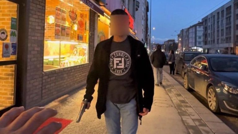 Eskişehir’de fotoğrafçıya oyuncak silah çeken şahsa ceza