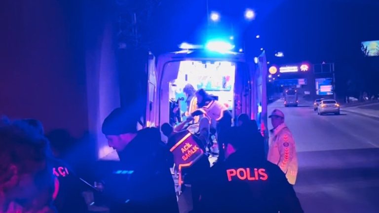 Eskişehir’de kontrolden çıkan otomobil köprünün kolonuna saplandı: 2 yaralı