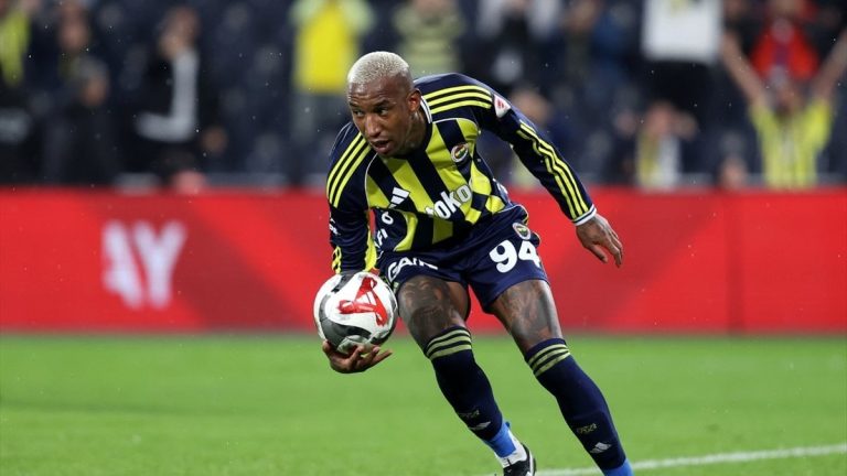 Fenerbahçe, Anderson Talisca’nın sözleşmesini uzatıyor