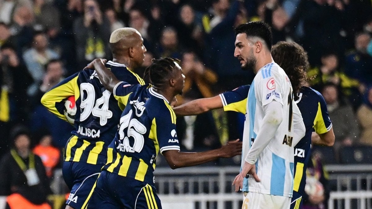 Fenerbahçe, Erzurumspor FK’ya 3 attı