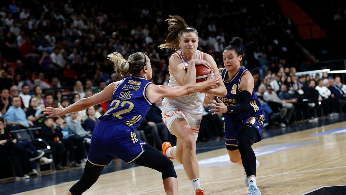 Fenerbahçe’den ÇBK Mersin’e 24 sayılık fark