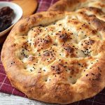 Fırından almış gibi: Ev yapımı Ramazan pidesi tarifi