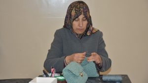 Gaziantepli depremzede, el sanatlarıyla hayata tutundu