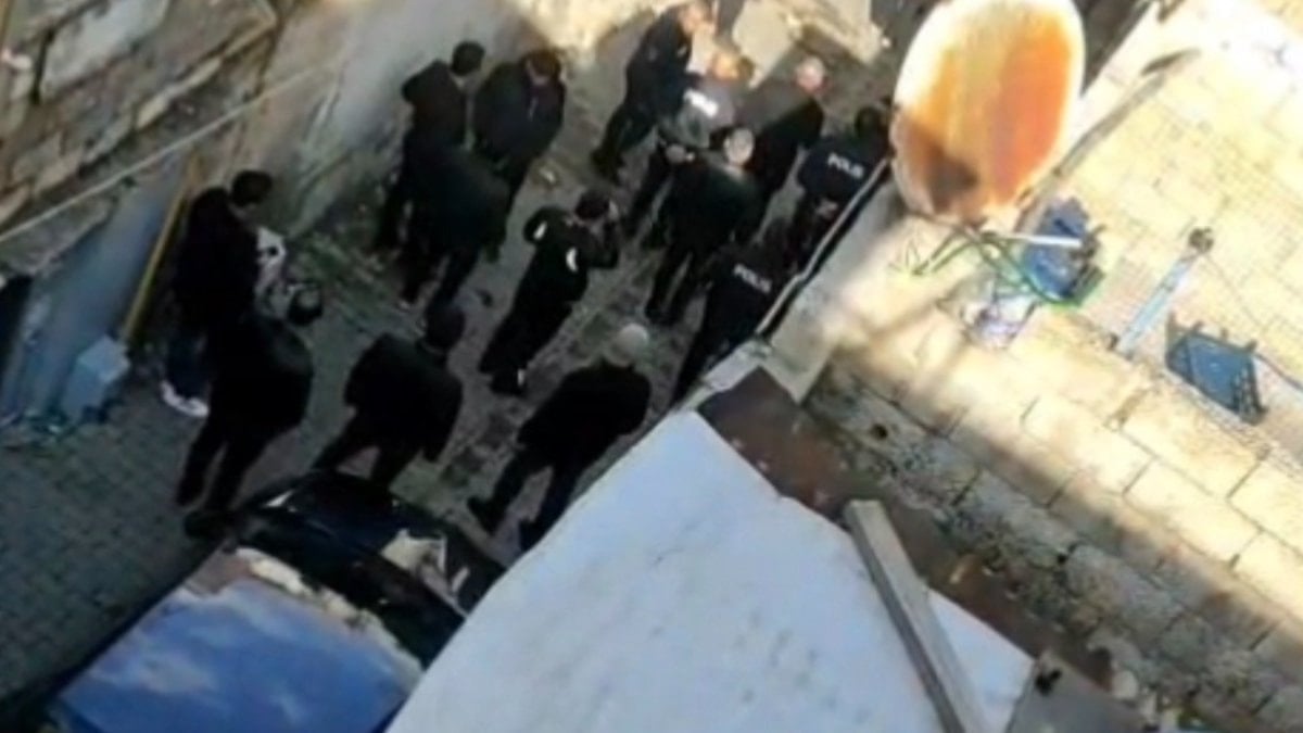 Gaziantep’te gündüz vakti girdikleri evdeki 2 kadını darbettiler