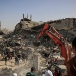 Gazze’de ‘Şehitlere Vefa’ girişimi: Enkaz altındakiler çıkartılıyor