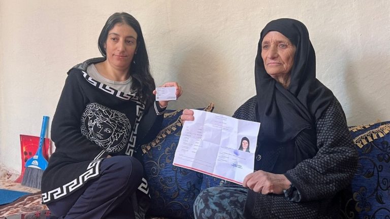 Hakkari’de 40 yıldır ‘vatansız’ belgesiyle yaşıyorlar